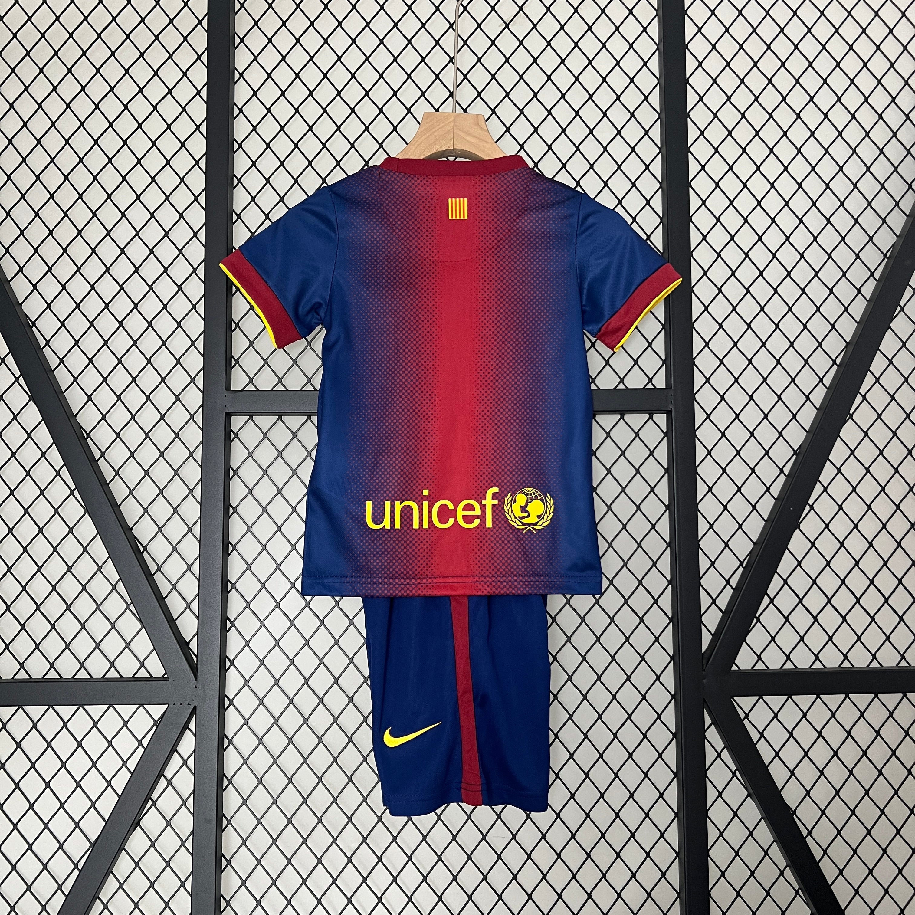 Retro Barcelona 2012-13 thuistenue voor kinderen