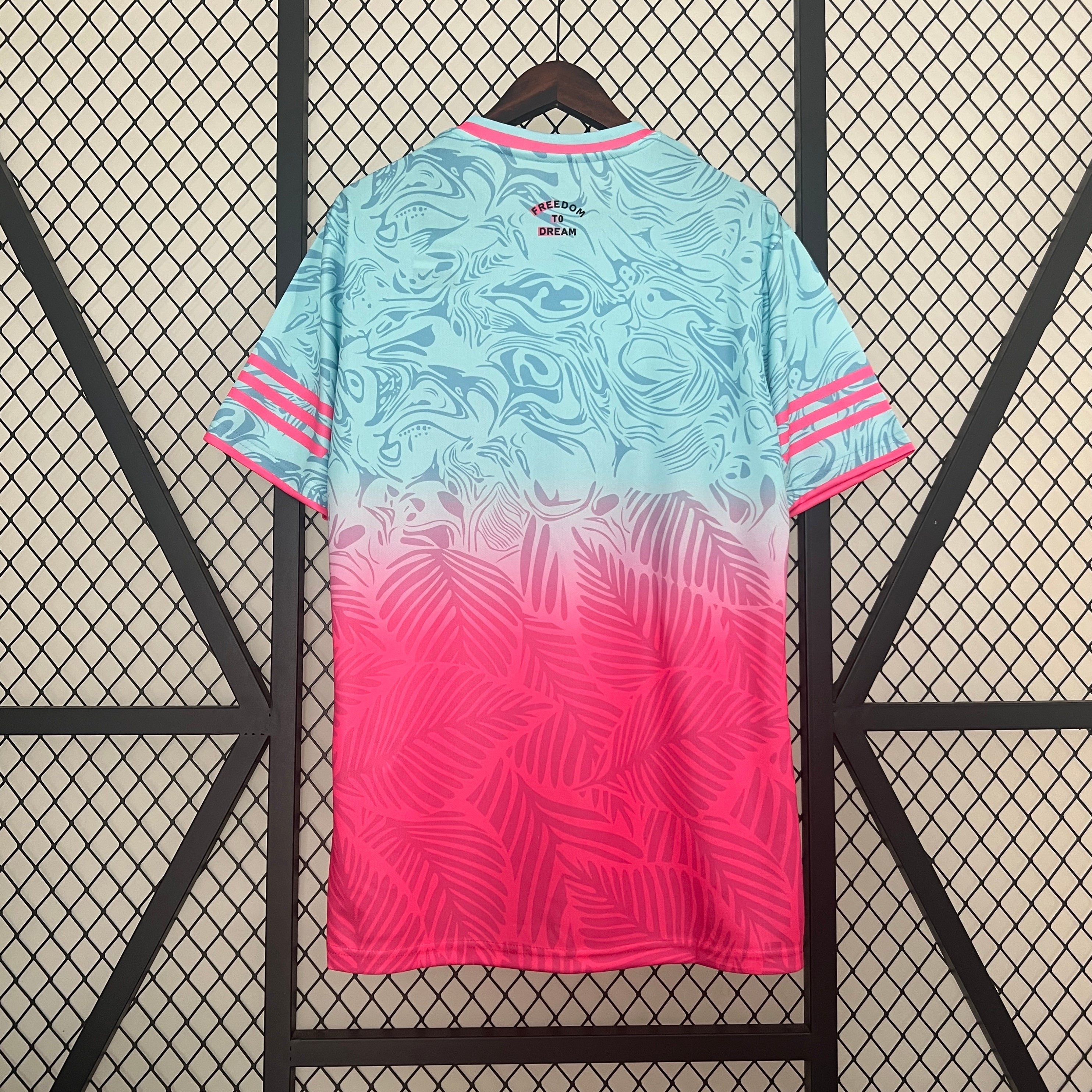 Maillot rose Miami 24/25 - Édition spéciale - OLDMONEYSOCCER