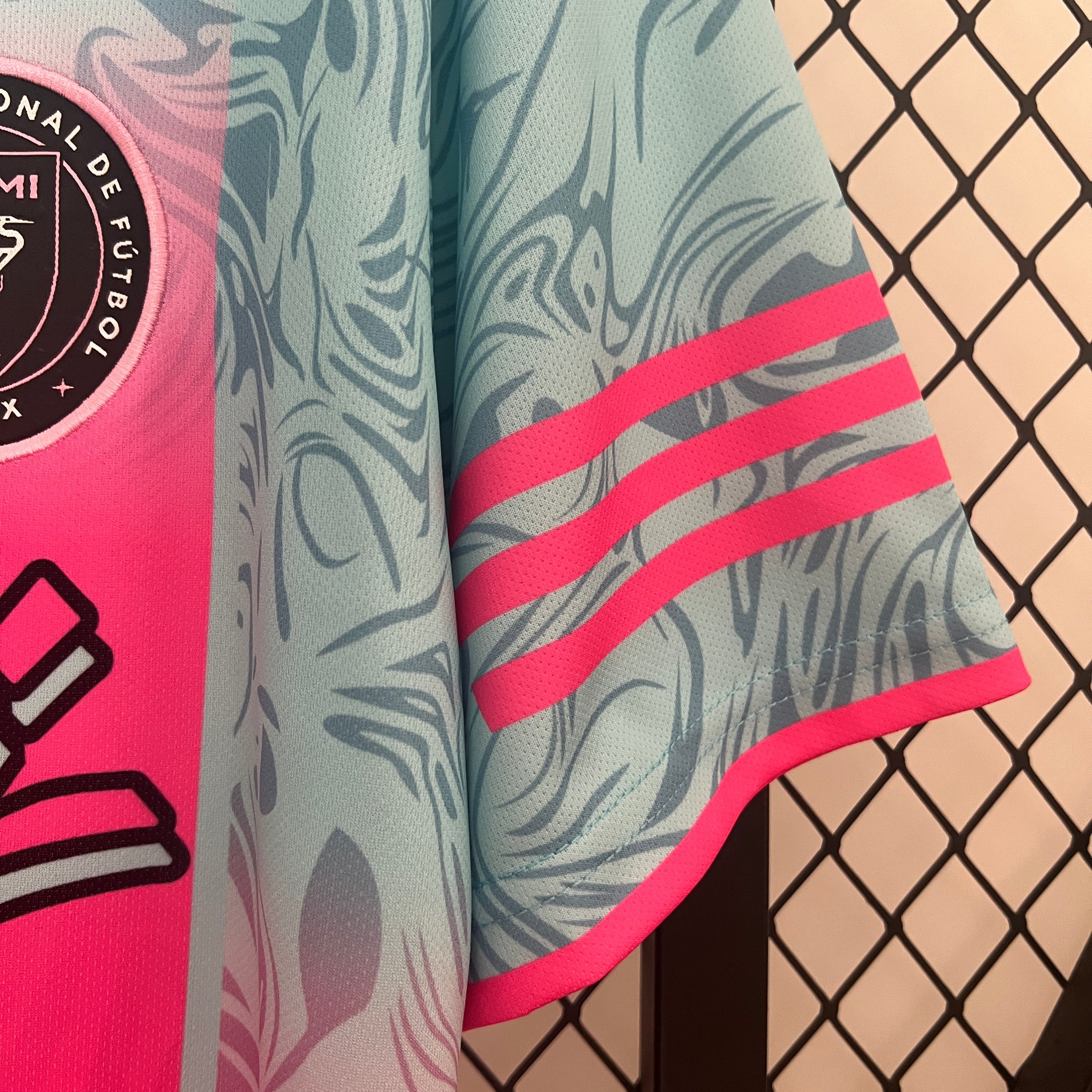 Maillot rose Miami 24/25 - Édition spéciale - OLDMONEYSOCCER