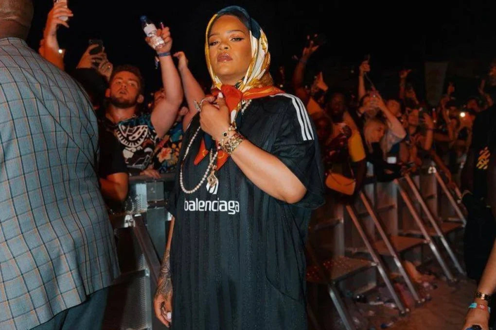 Rihanna blokecore retro kit festival look - oldmoneysoccer blog