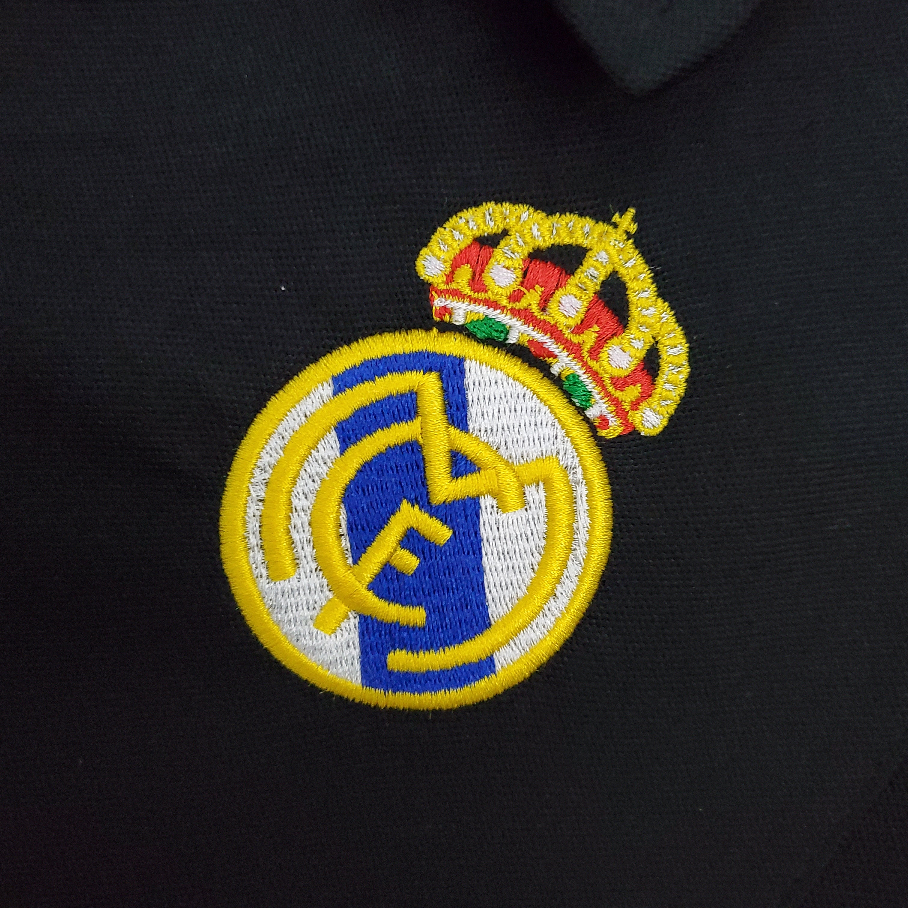 Maillot extérieur vintage du Real Madrid 2002-03