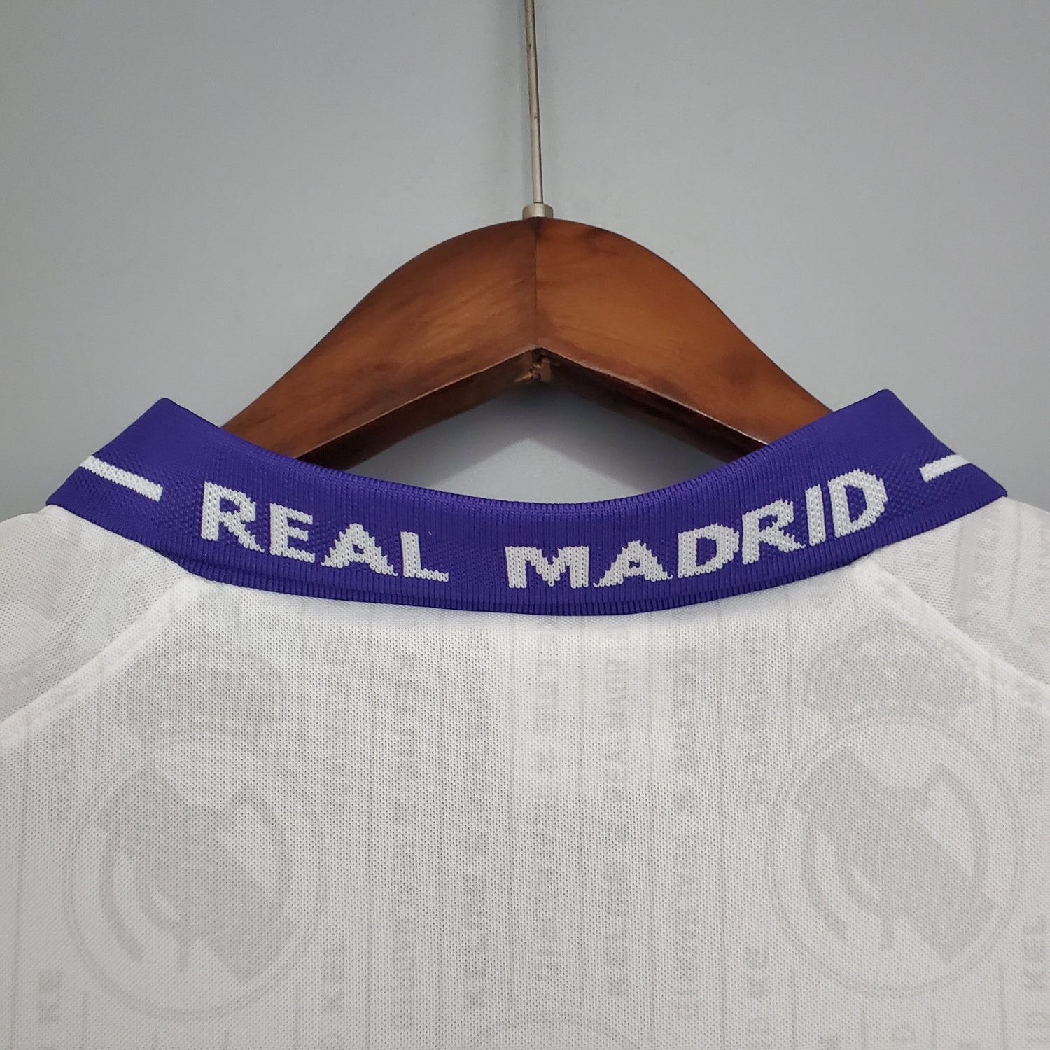 Maillot vintage troisième du Real Madrid 1996-97