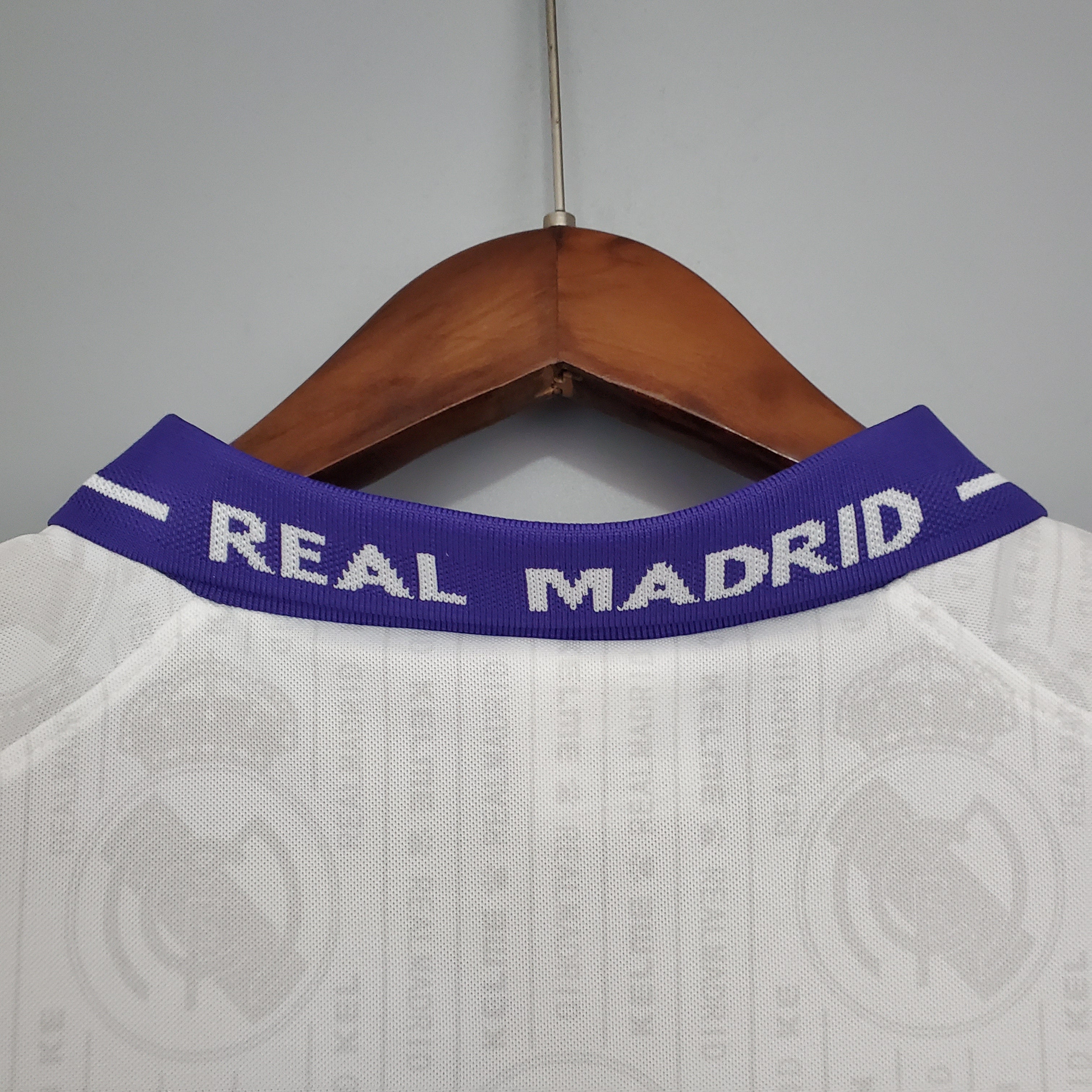 Maillot vintage troisième du Real Madrid 1996-97