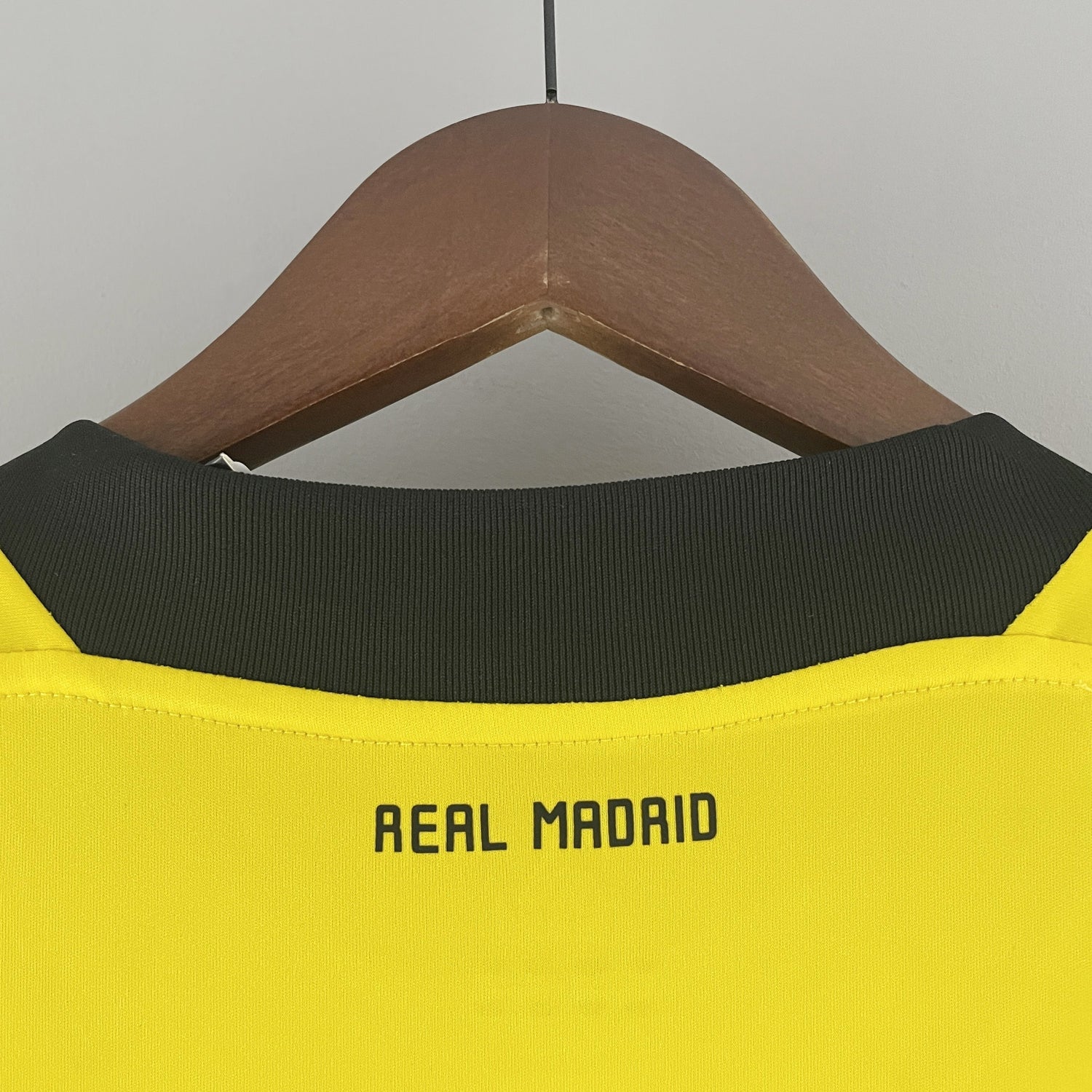Vintage Real Madrid 2011-12 Goalkeeper Jersey