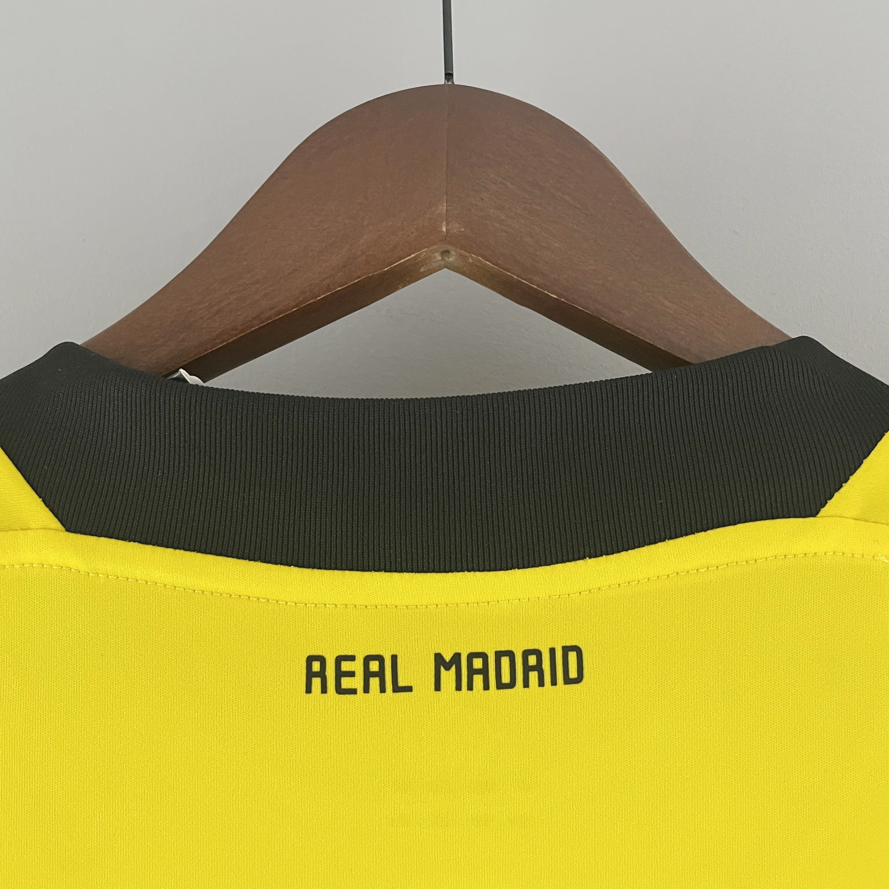 Vintage Real Madrid 2011-12 Goalkeeper Jersey