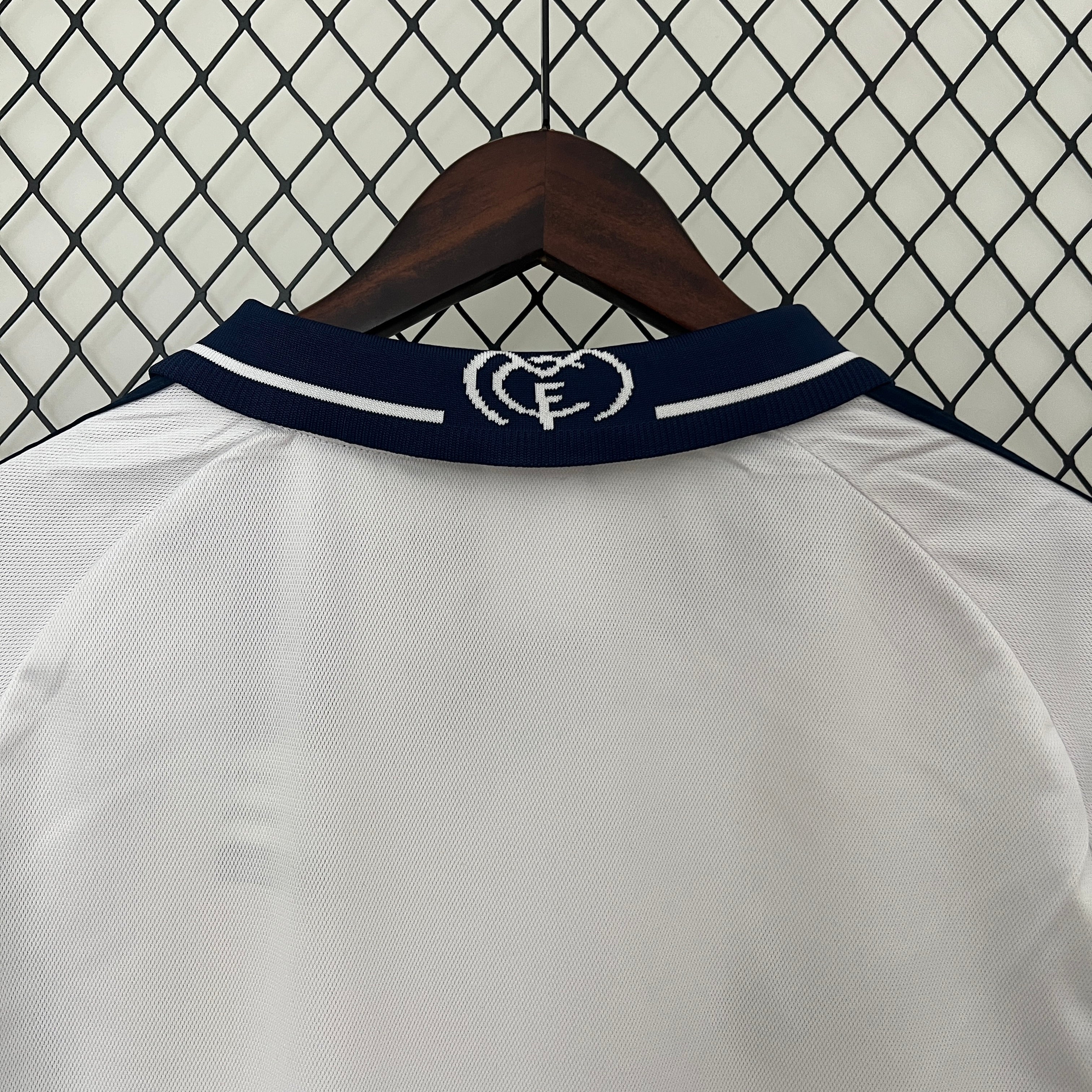 Maillot domicile à manches longues vintage Real Madrid 2000/01