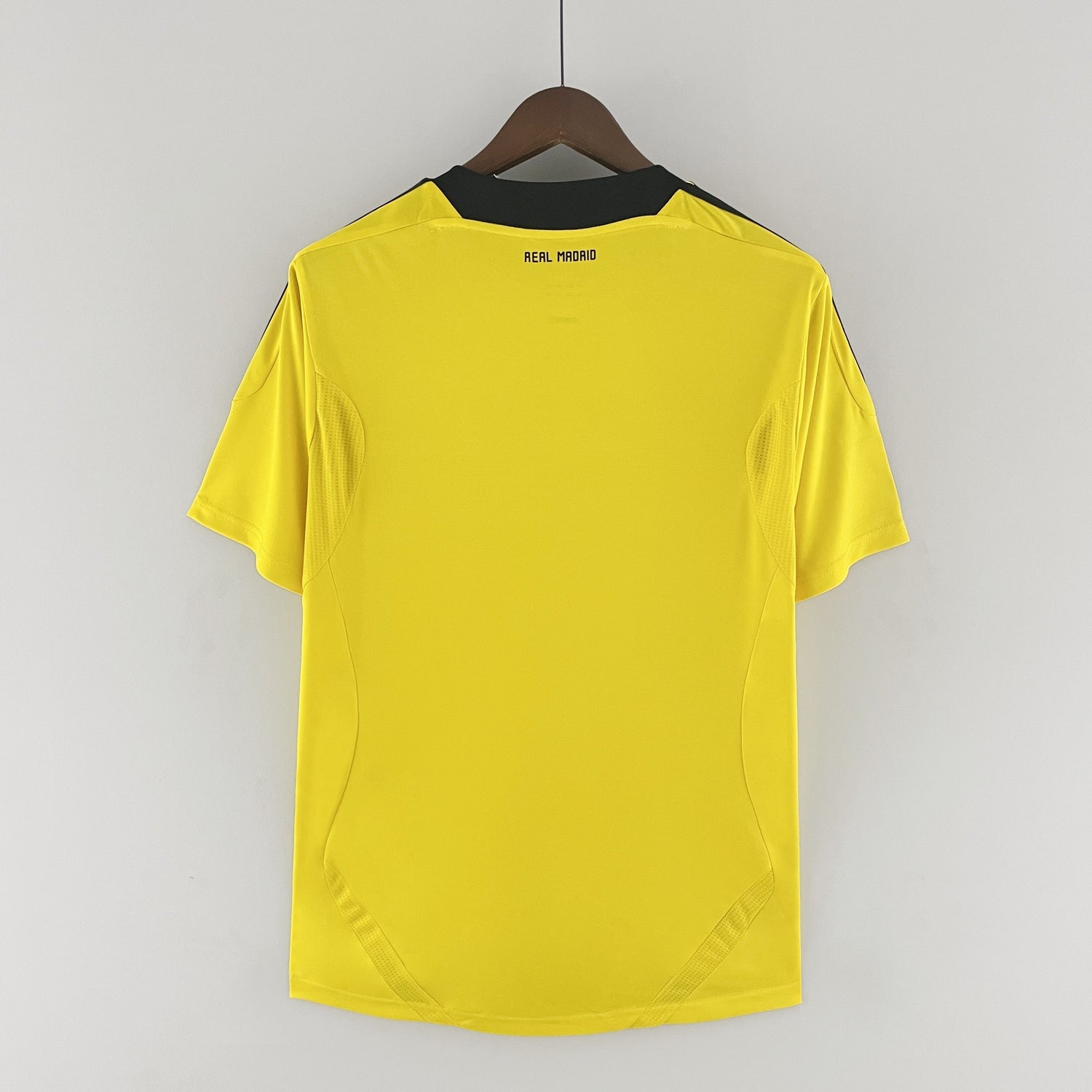 Vintage Real Madrid 2011-12 Goalkeeper Jersey