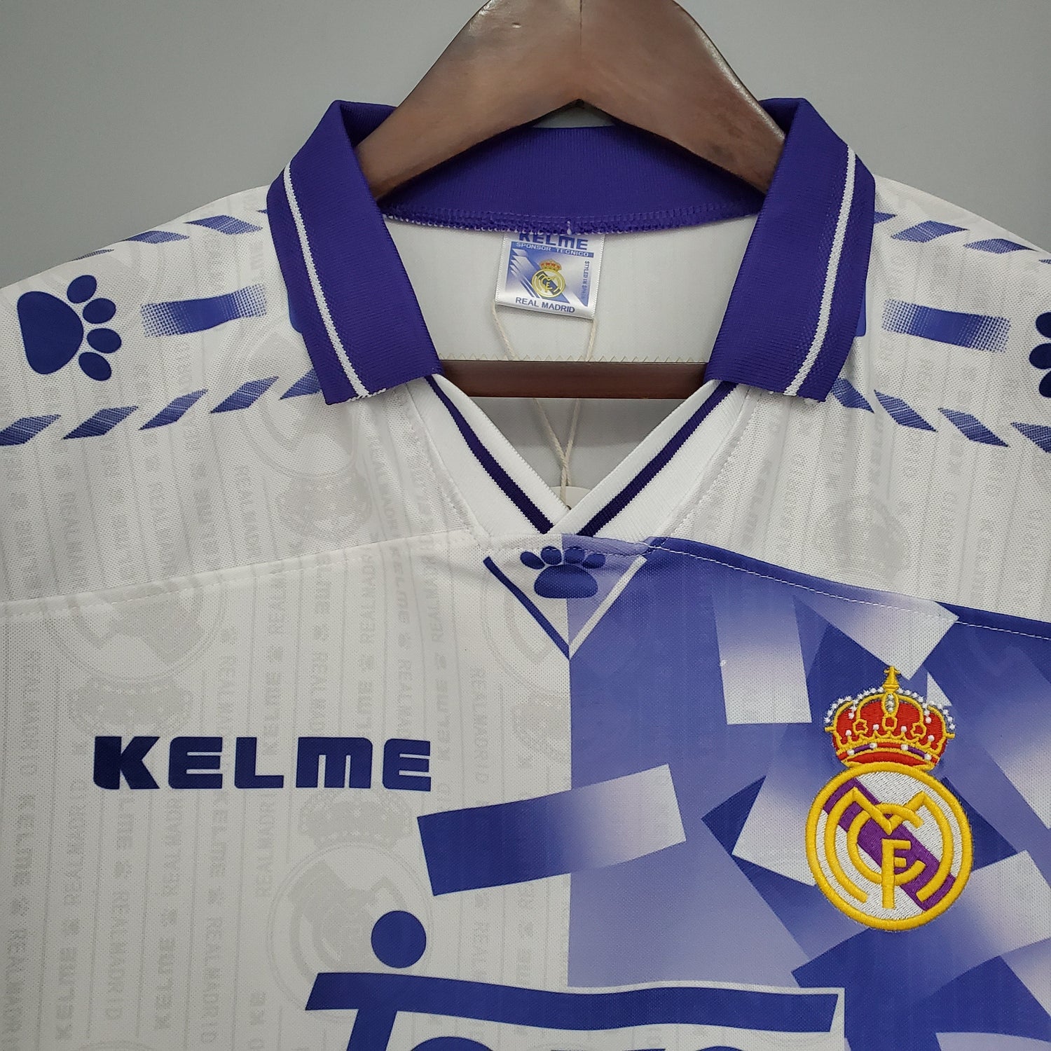 Maillot vintage troisième du Real Madrid 1996-97