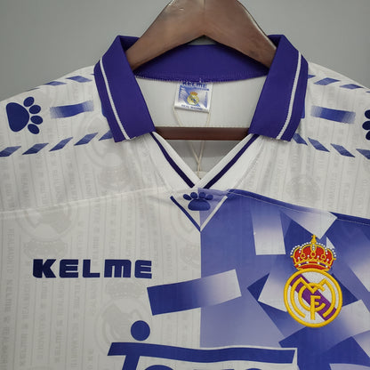 Maillot vintage troisième du Real Madrid 1996-97