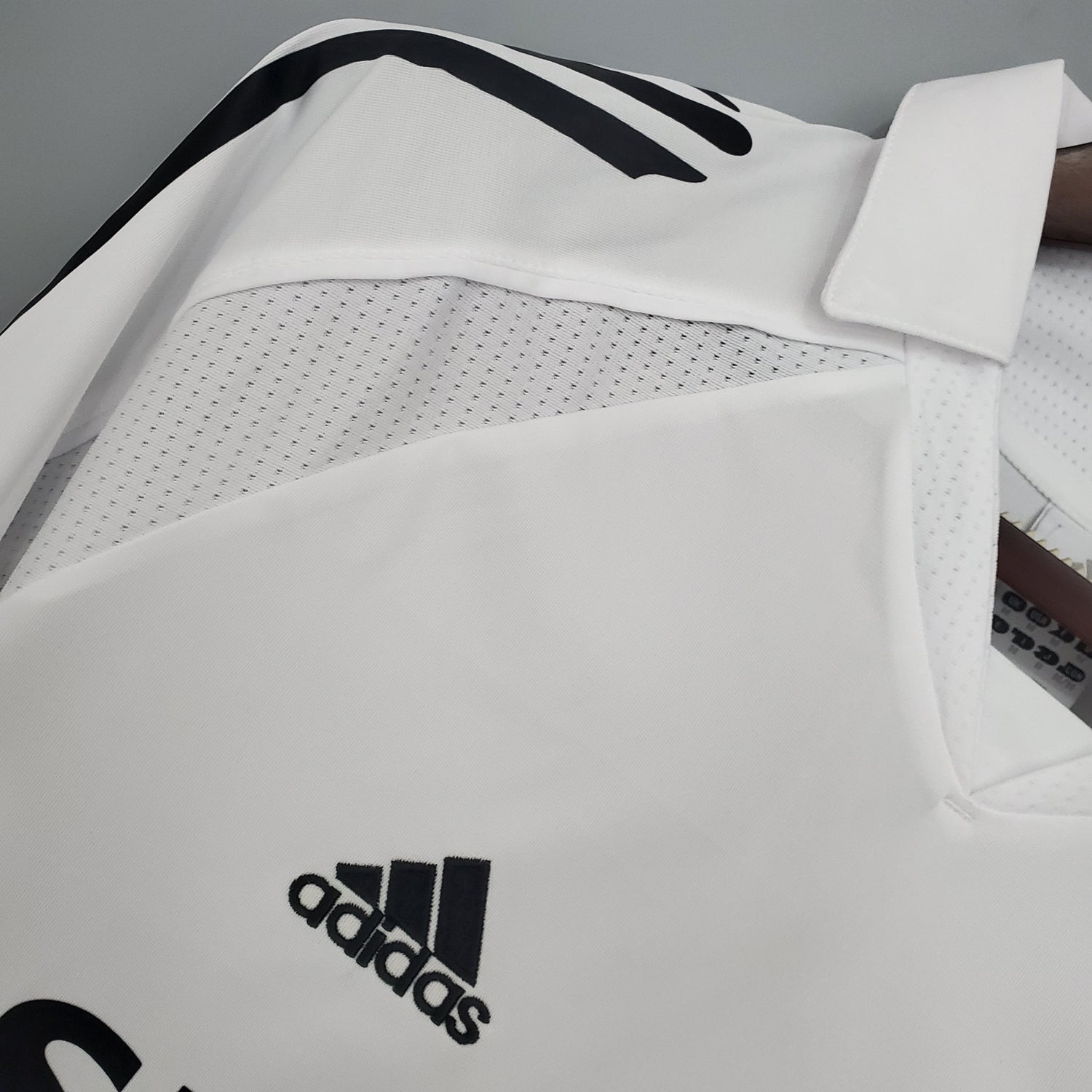 Maillot domicile vintage du Real Madrid 2005-06