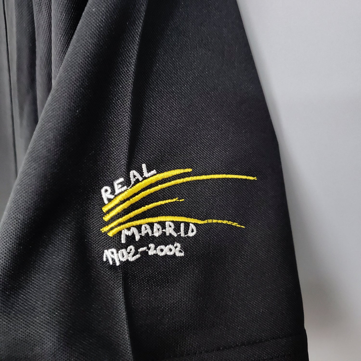 Maillot extérieur vintage du Real Madrid 2002-03