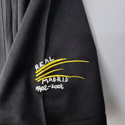 Maillot extérieur vintage du Real Madrid 2002-03