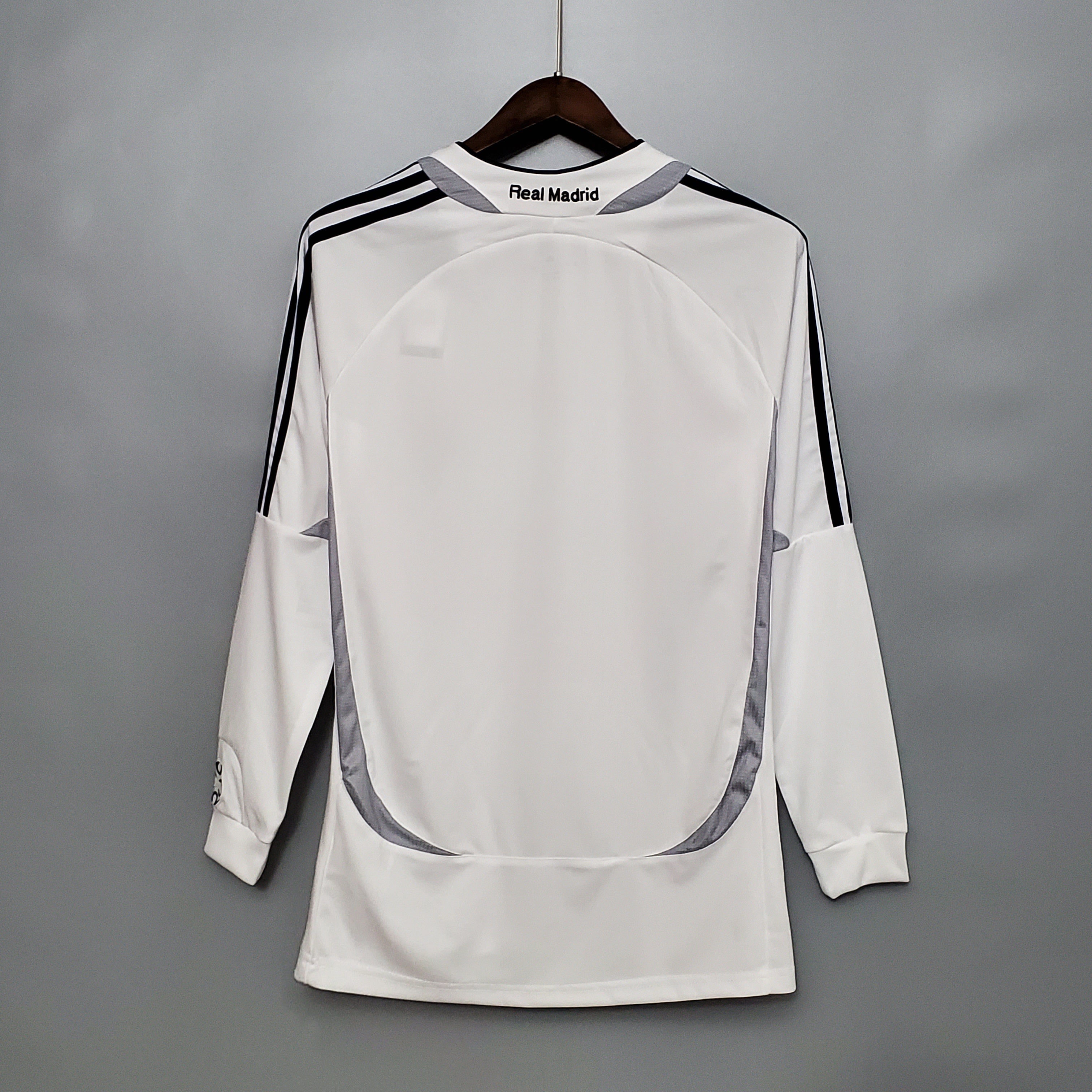 Vintage Real Madrid 2006-07 Long-Sleeved Home Jersey