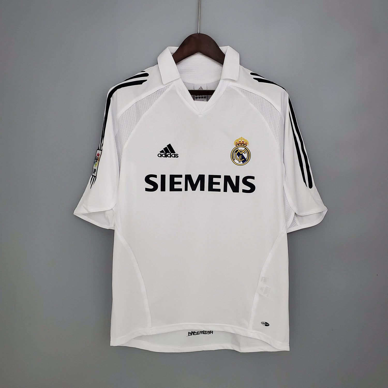 Maillot domicile vintage du Real Madrid 2005-06