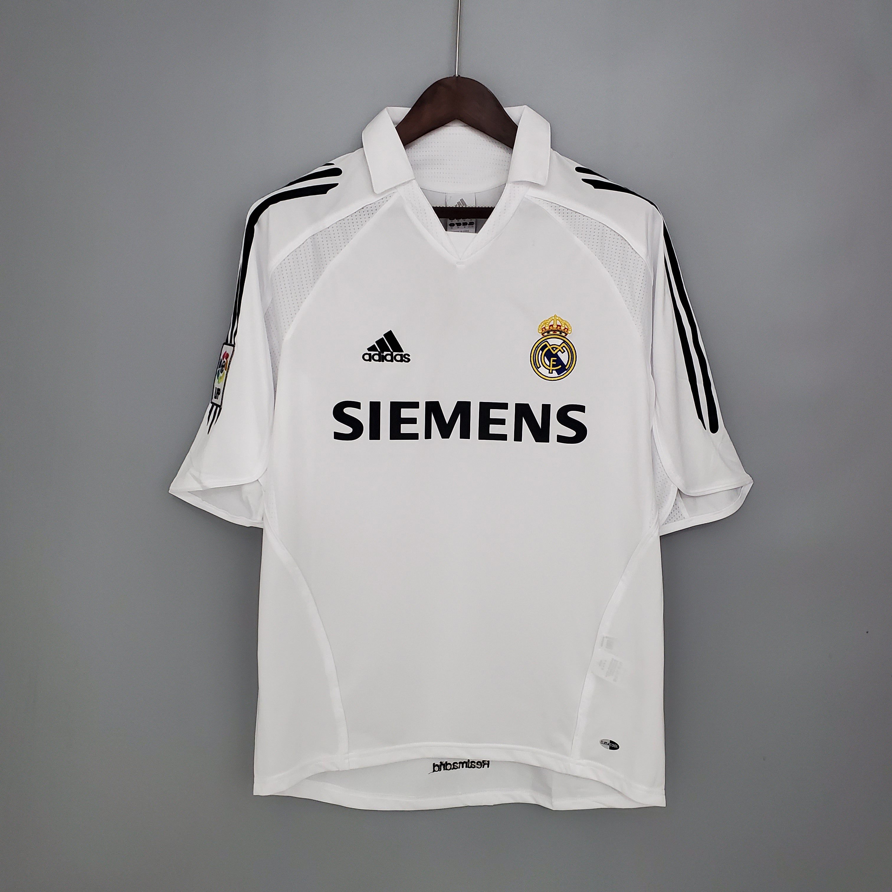 Maillot domicile vintage du Real Madrid 2005-06