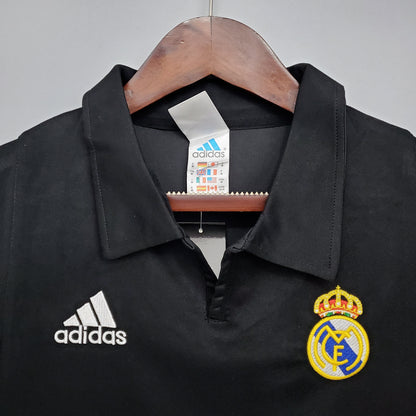 Maillot extérieur vintage du Real Madrid 2002-03