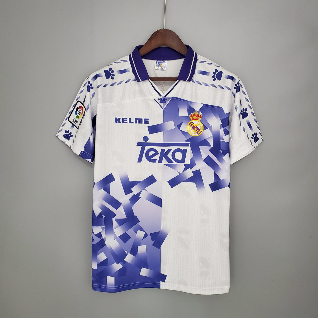 Maillot vintage troisième du Real Madrid 1996-97